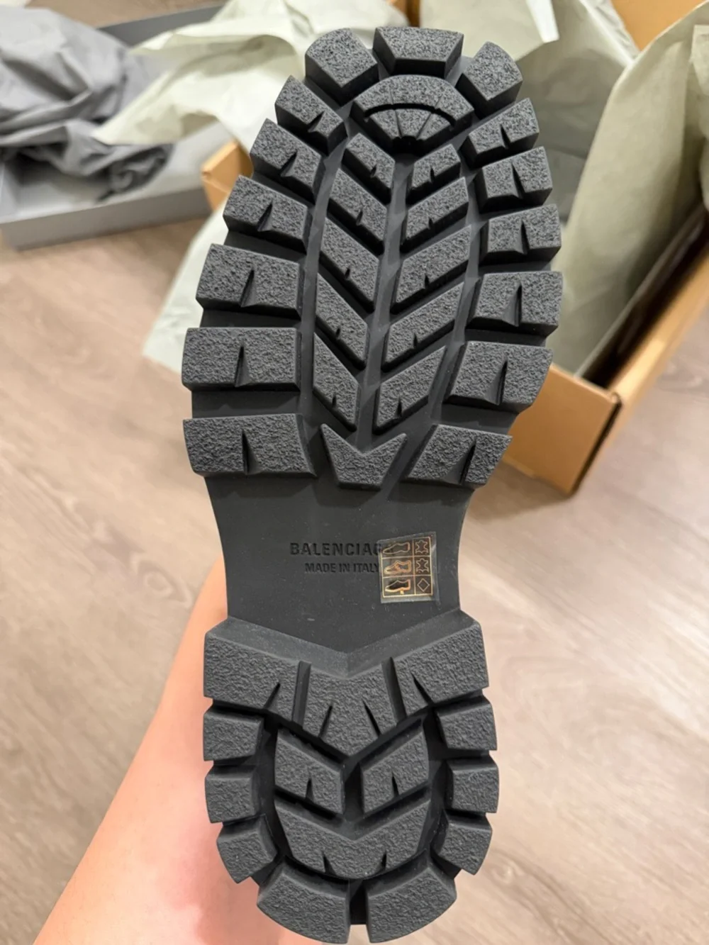 Balenciaga Rhino Chelsea Boots - Picture 6 of 11